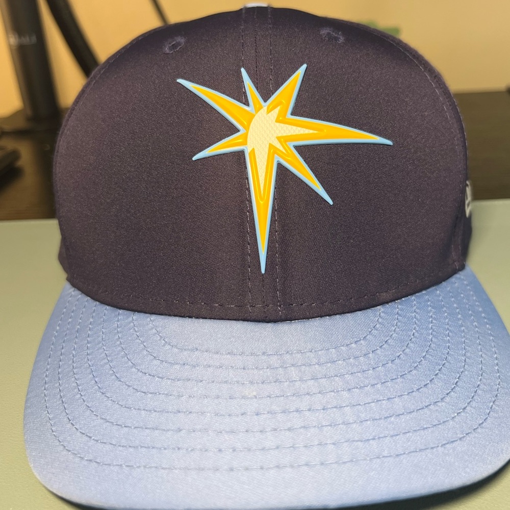 MLB Rays New Era 5950 Size 8 Hat.
Pet Free/Smoke free home. No Flaws.
